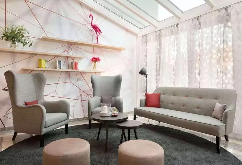 Отель Ramada By Wyndham München Airport