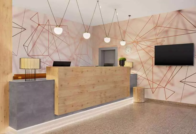 Отель Ramada By Wyndham München Airport