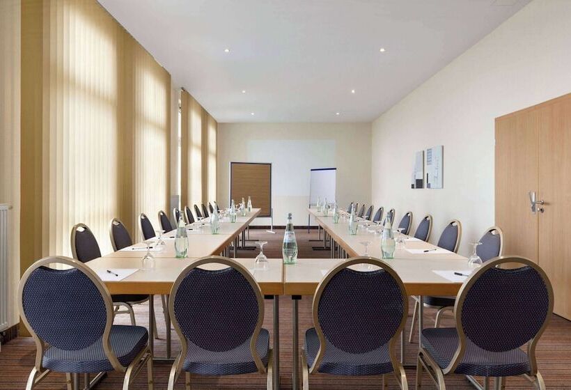 فندق Ramada By Wyndham München Airport