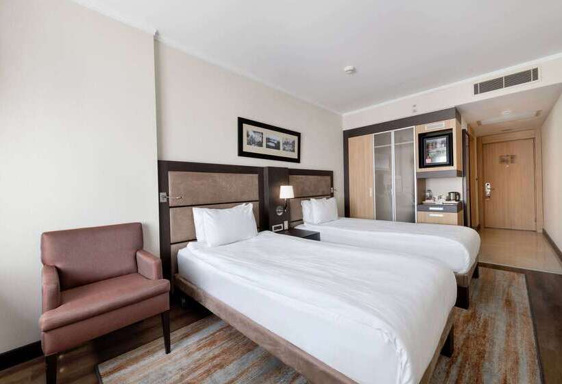 فندق Ramada Plaza By Wyndham Istanbul City Center