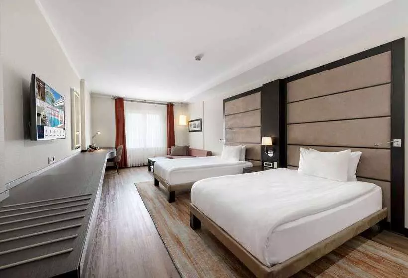 ホテル Ramada Plaza By Wyndham Istanbul City Center