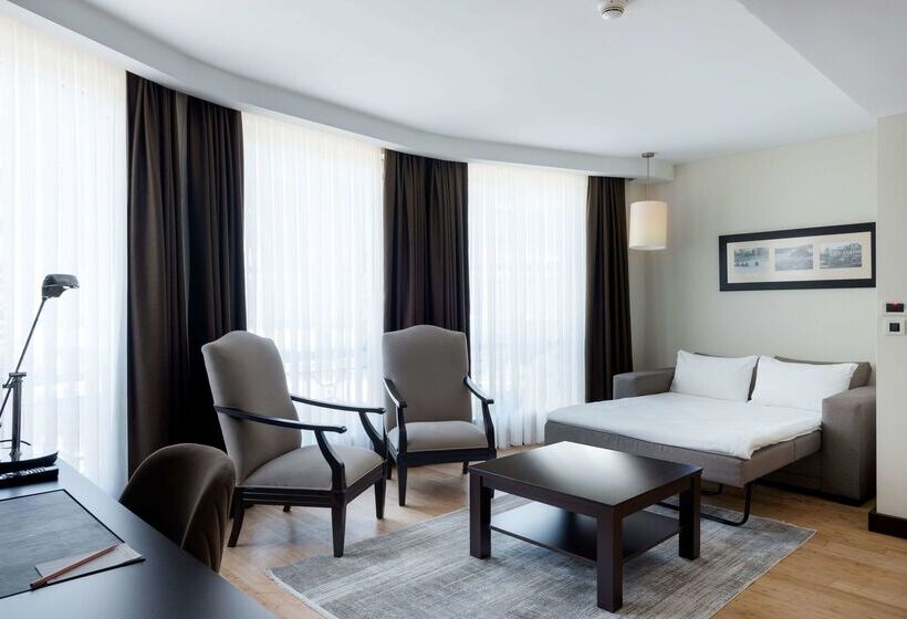 فندق Ramada Plaza By Wyndham Istanbul City Center