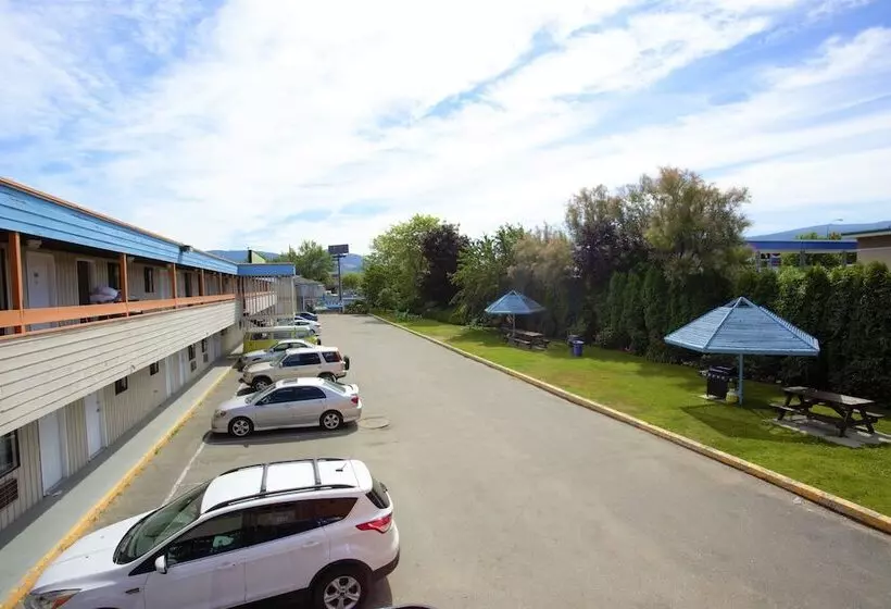 בית מלון כפרי Recreation Inn And Suites