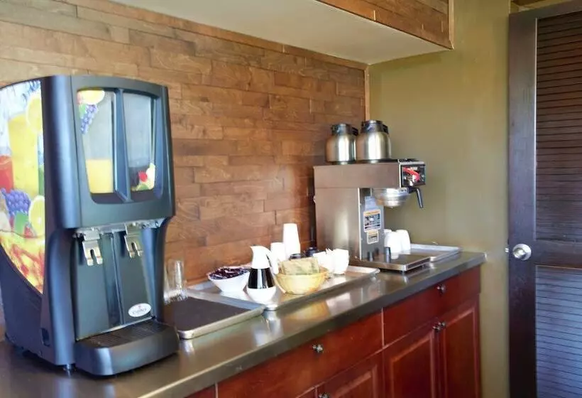 בית מלון כפרי Recreation Inn And Suites