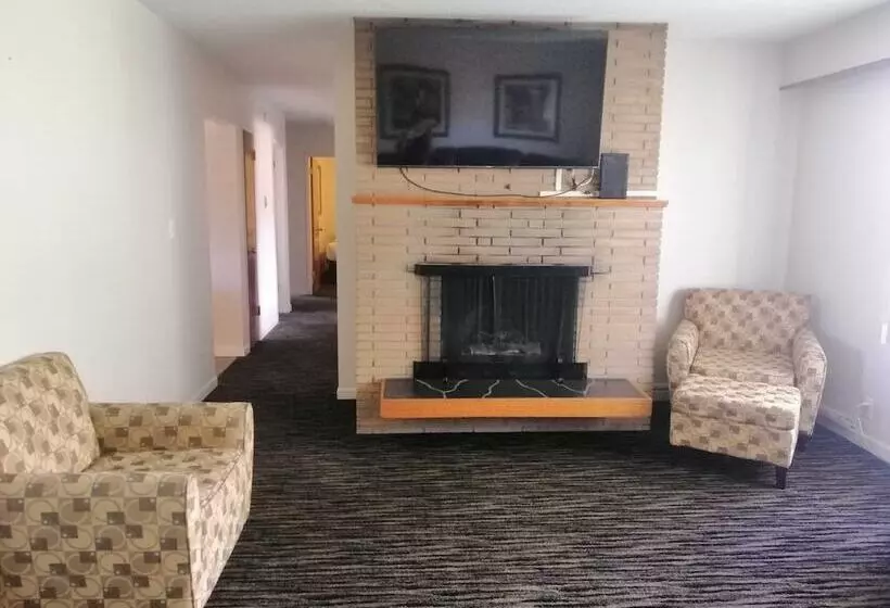 בית מלון כפרי Recreation Inn And Suites