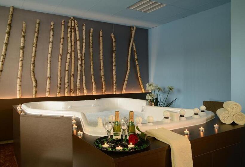 ホテル The Monarch