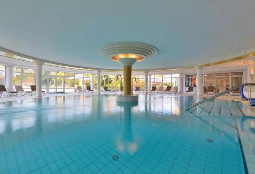 Отель The Monarch