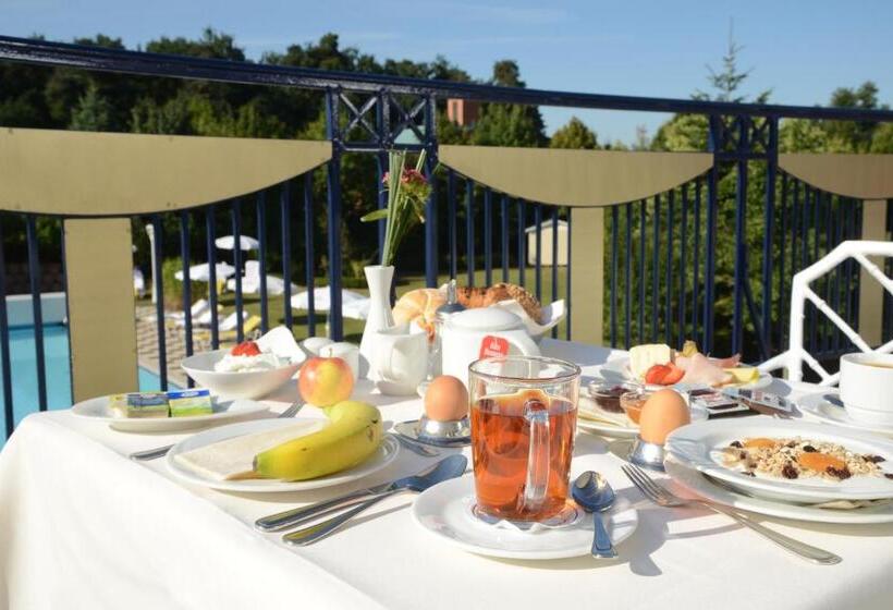 ホテル The Monarch