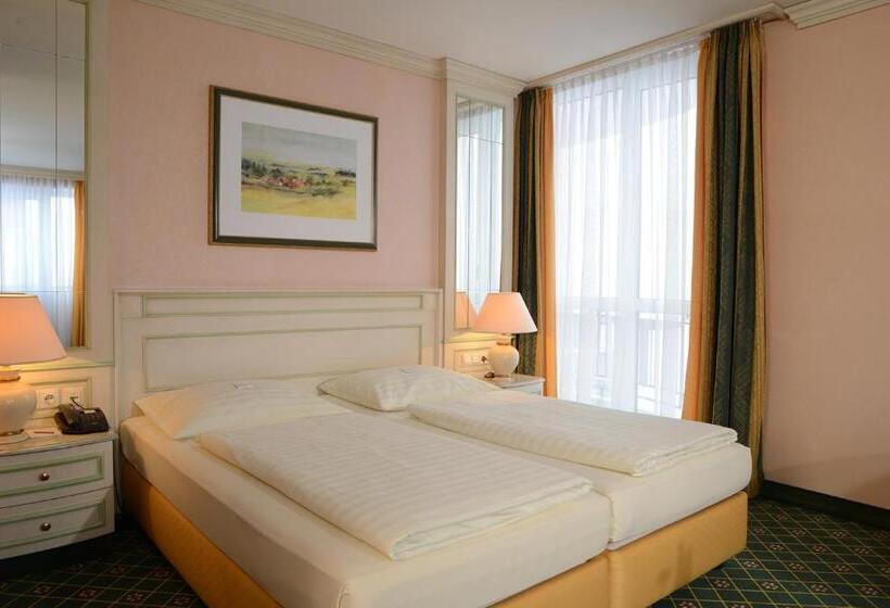 ホテル The Monarch