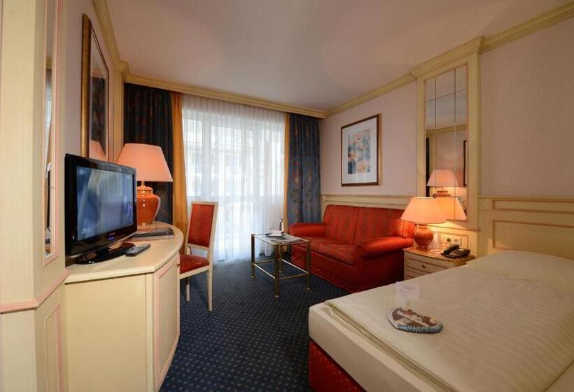 ホテル The Monarch