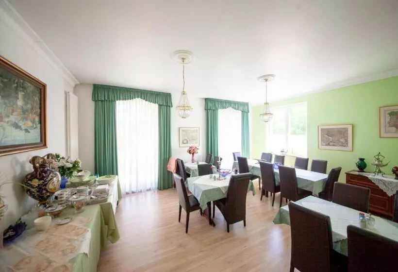 Hotelli Und Appartementhaus Rheden