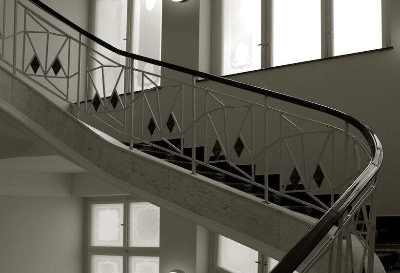 هتل Art Deco Imperial