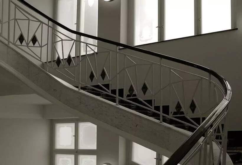 هتل Art Deco Imperial