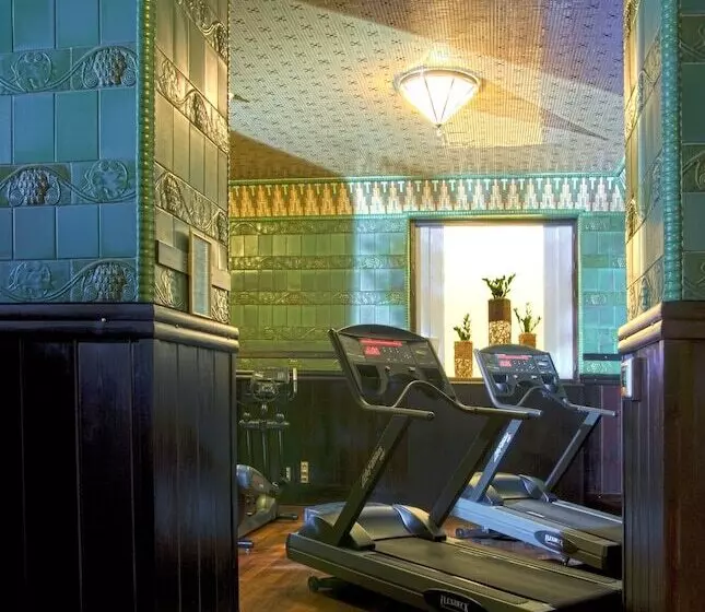 هتل Art Deco Imperial