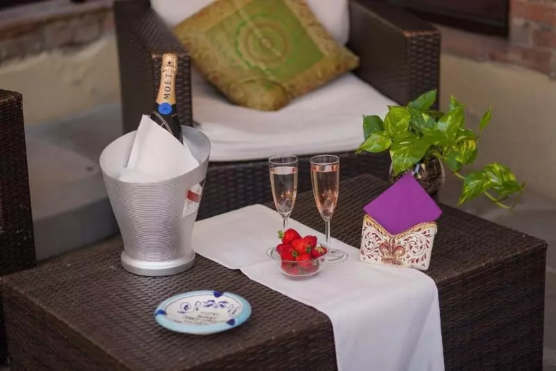 בית מלון כפרי Borgo Sant Ippolito Country