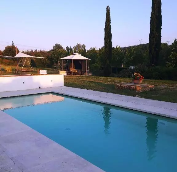 בית מלון כפרי Borgo Sant Ippolito Country