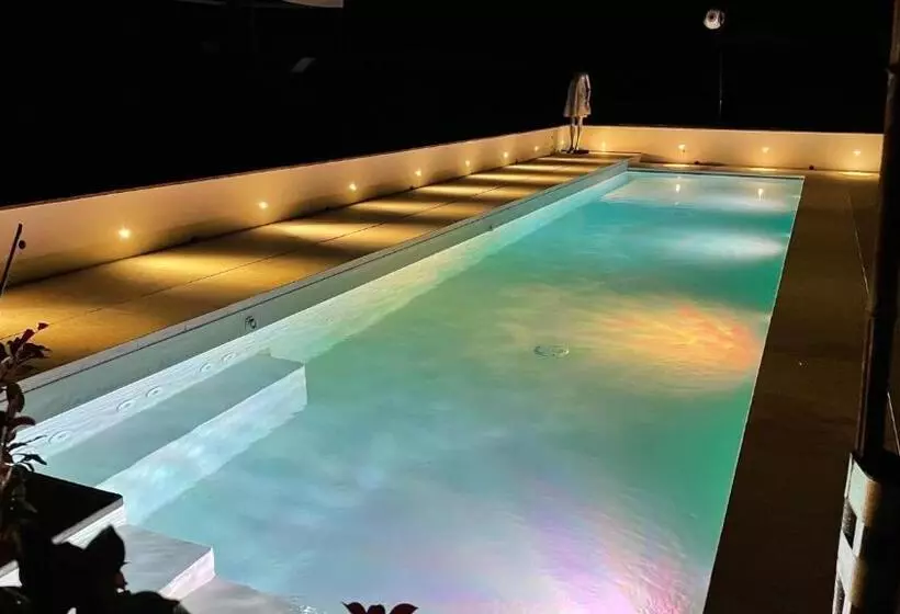 בית מלון כפרי Borgo Sant Ippolito Country