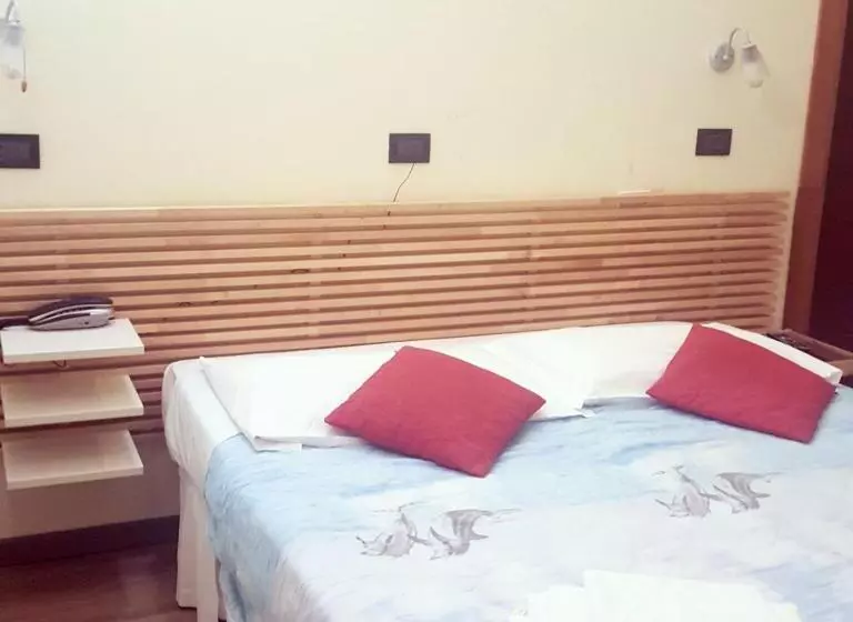 Otel Le Tre Stazioni