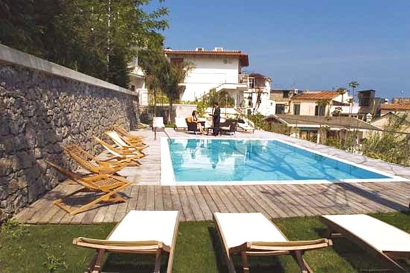 Marina 10 Design Hotel & Spa