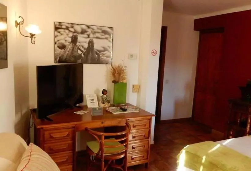 Отель Mas De Baix