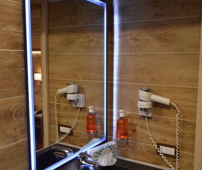 בית מלון כפרי Montana