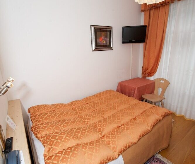 בית מלון כפרי Montana