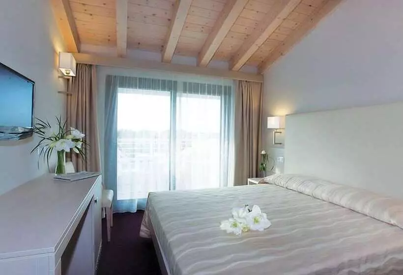 هتل Porto Azzurro