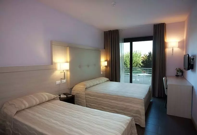 هتل Porto Azzurro