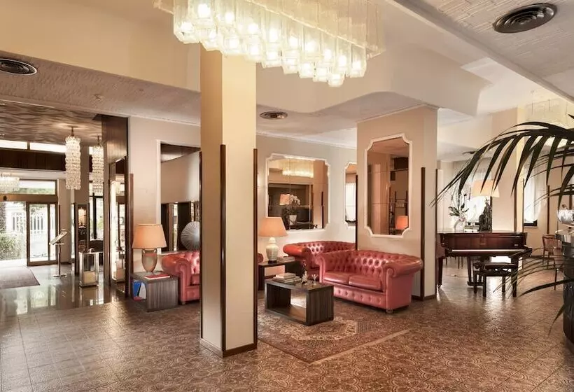 هتل Waldorf Suite