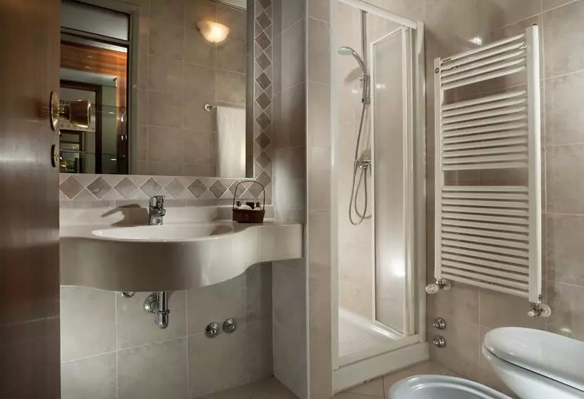 هتل Waldorf Suite