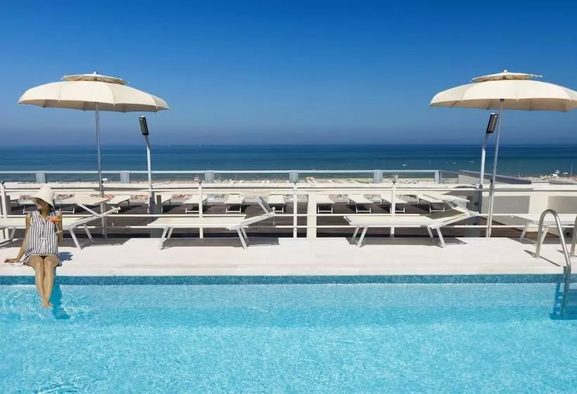 هتل Waldorf Suite