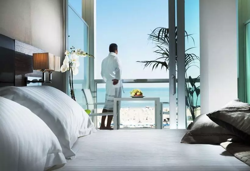 هتل Waldorf Suite