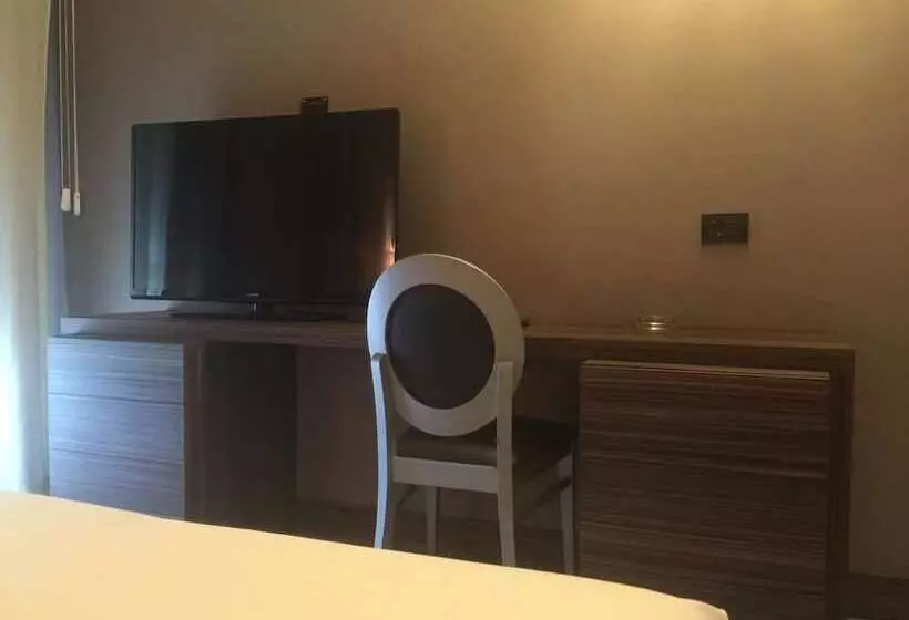 هتل Waldorf Suite