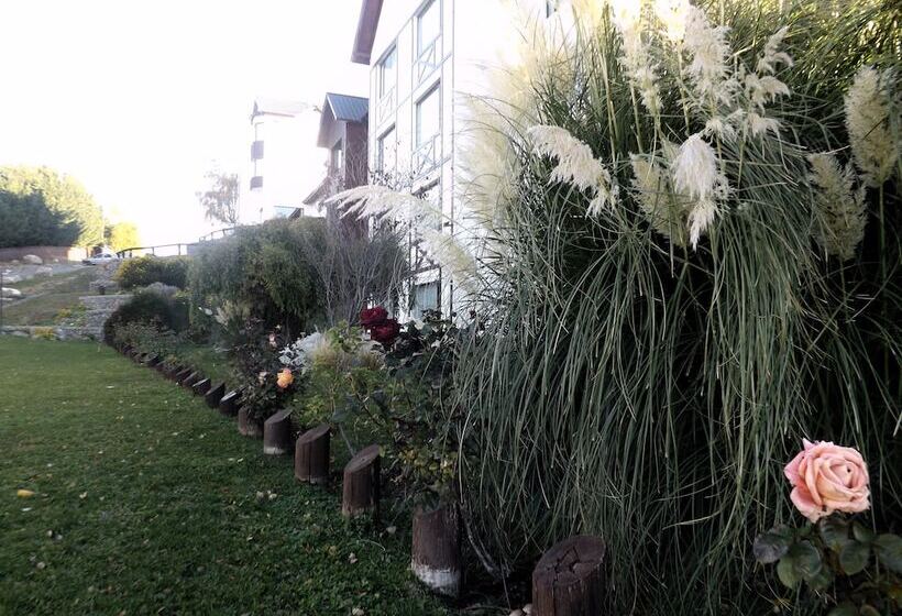 Xelena Hotel & Suites