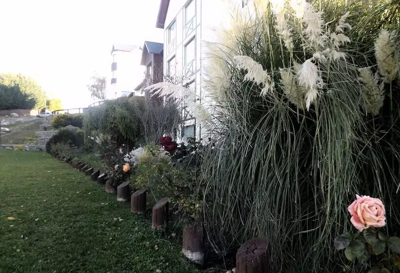 Xelena Hotel & Suites