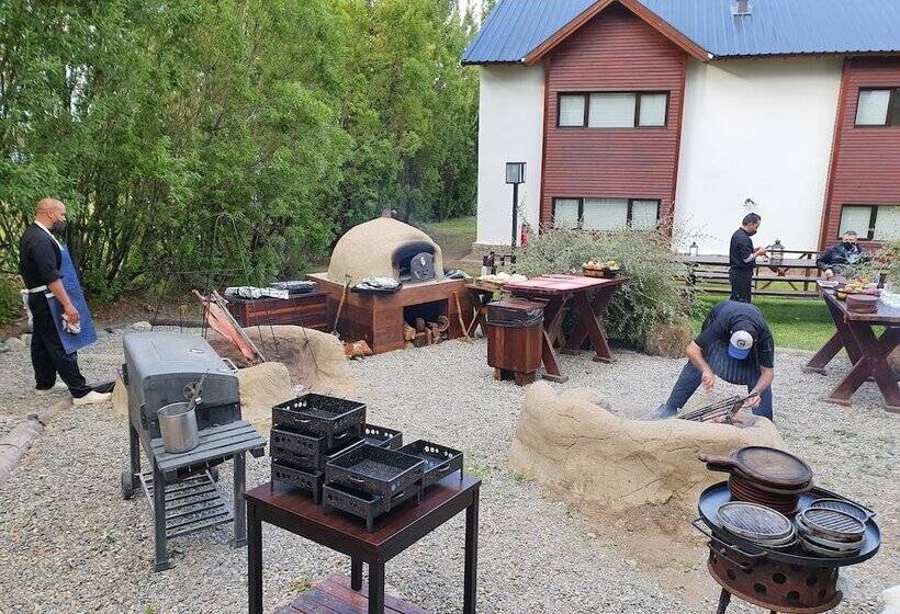 Xelena Hotel & Suites