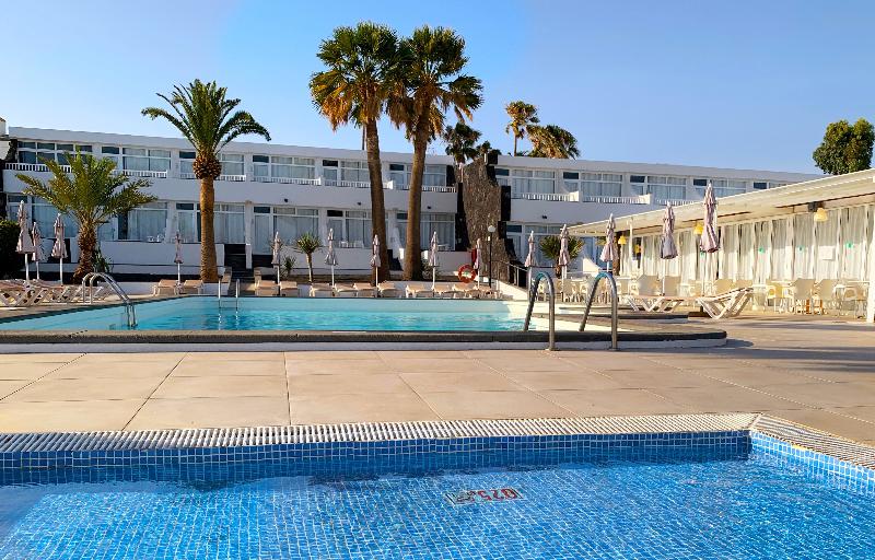 Apartamentos Arena Dorada