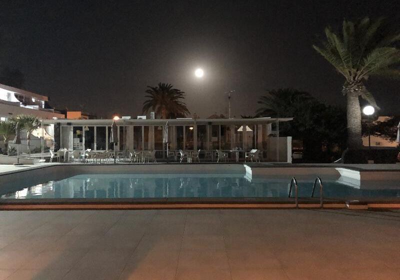 Apartamentos Arena Dorada