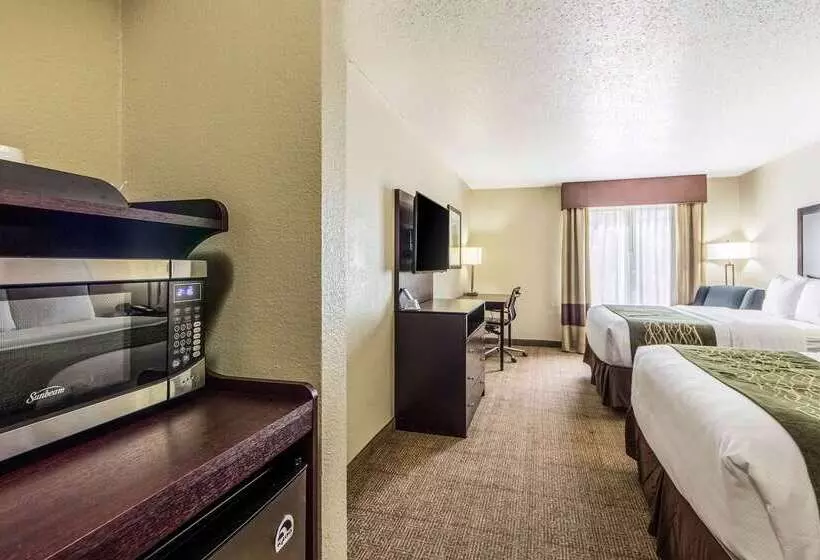 בית מלון כפרי Comfort Inn Dallas Park Central