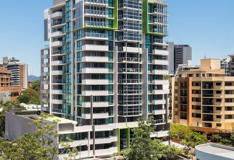 בית מלון כפרי Flynn Brisbane