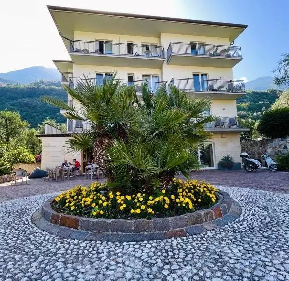 فندق Garnì Orchidea