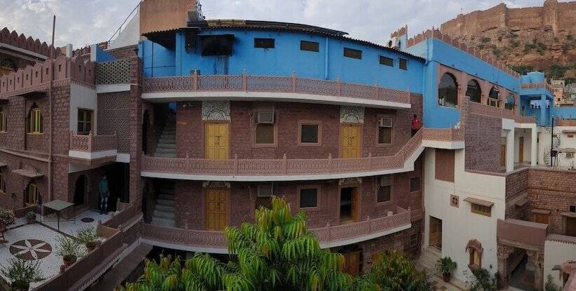 호텔 Krishna Prakash Heritage Haveli