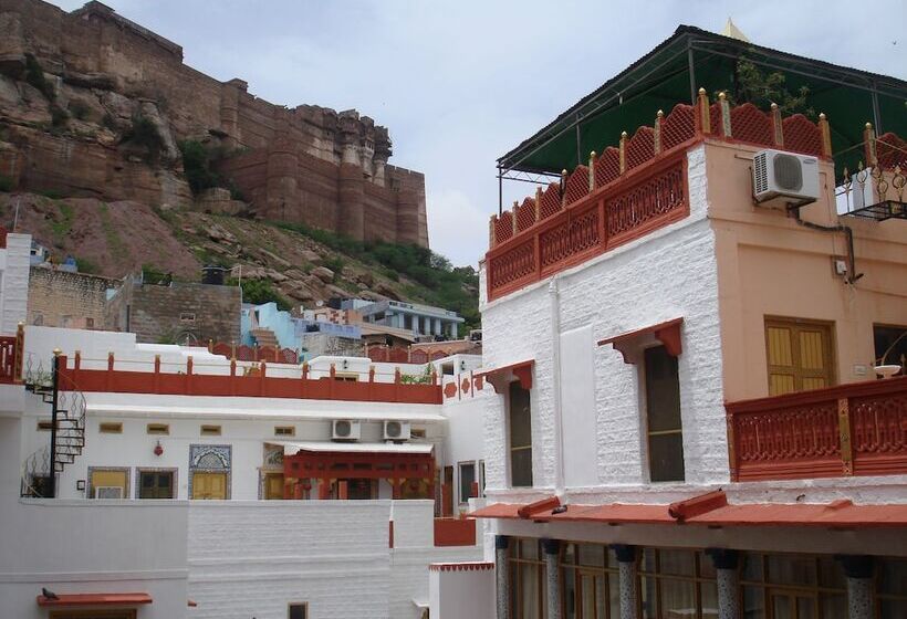 호텔 Krishna Prakash Heritage Haveli