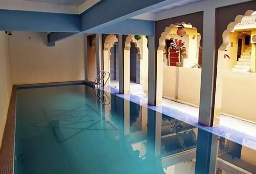 호텔 Krishna Prakash Heritage Haveli