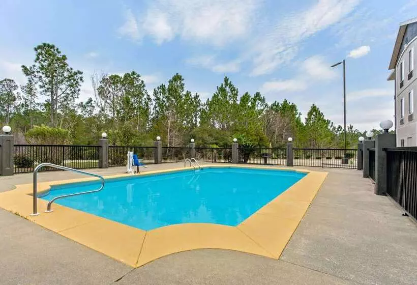 בית מלון כפרי Baymont By Wyndham Moss Point