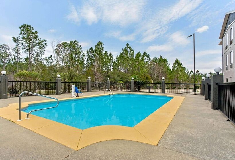 בית מלון כפרי Baymont By Wyndham Moss Point