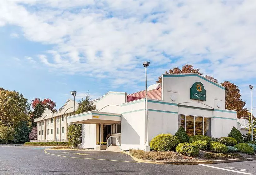 Отель La Quinta Inn Paramus