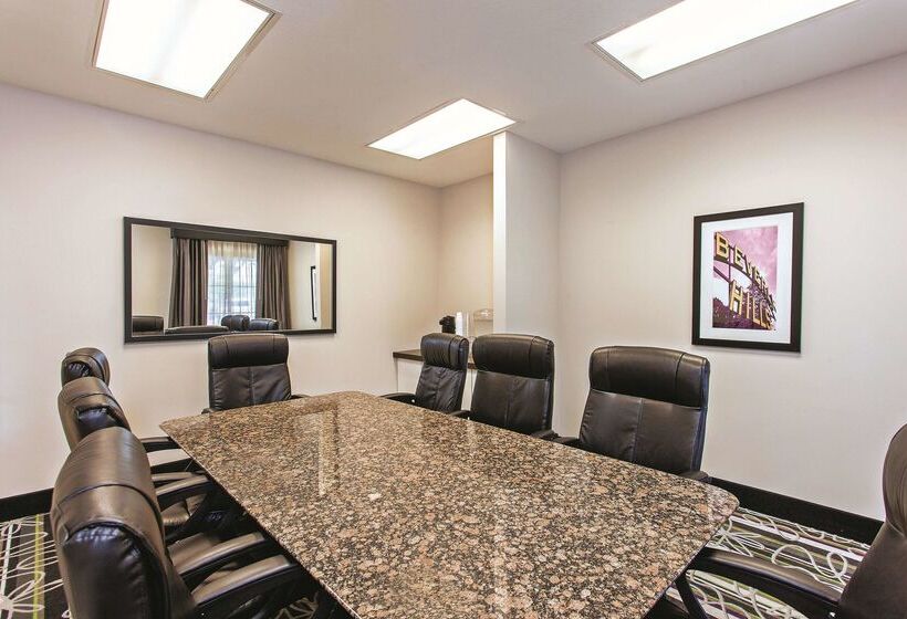 בית מלון כפרי La Quinta By Wyndham Santa Clarita   Valencia