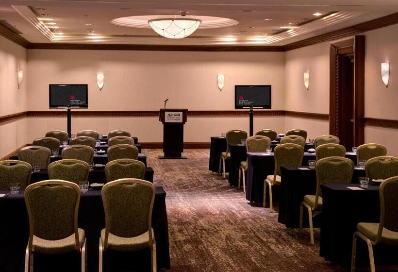 فندق Newport News Marriott At City Center