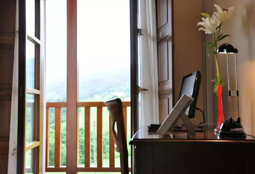 Отель Puerta Del Oriente